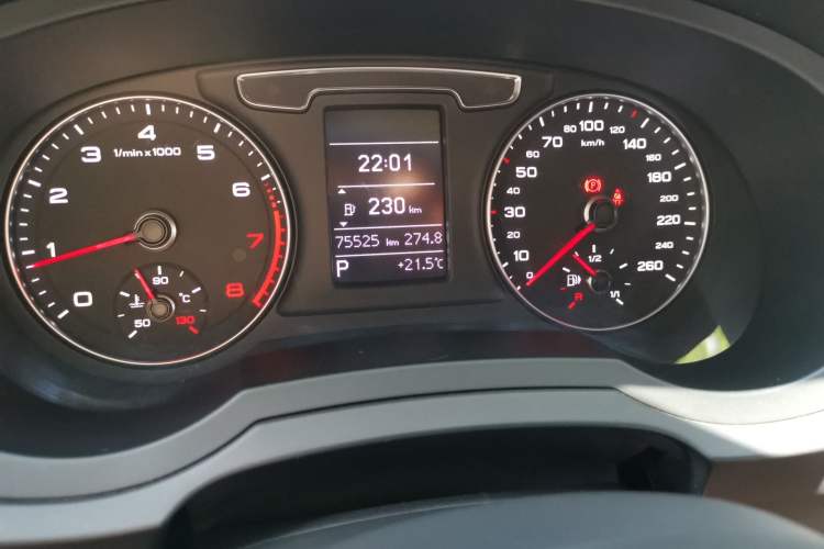 Used Audi Q3 2018 30th Anniversary Edition 35 TFSI Fashion Model Odometer Close Up