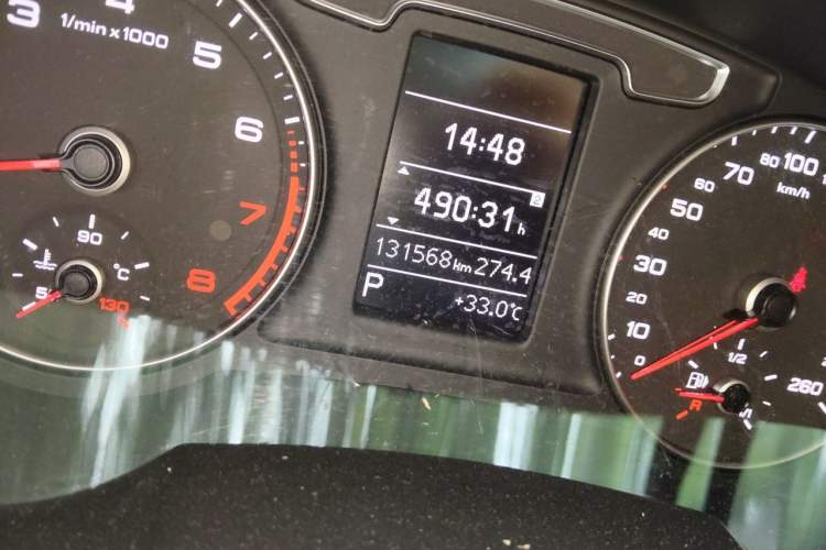 Used Audi Q3 2018 30th Anniversary Edition 30 TFSI Fashion Model Odometer Close Up