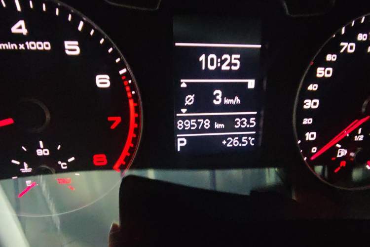 Used Audi Q3 2018 30th Anniversary Edition 30 TFSI Fashion Model Odometer Close Up