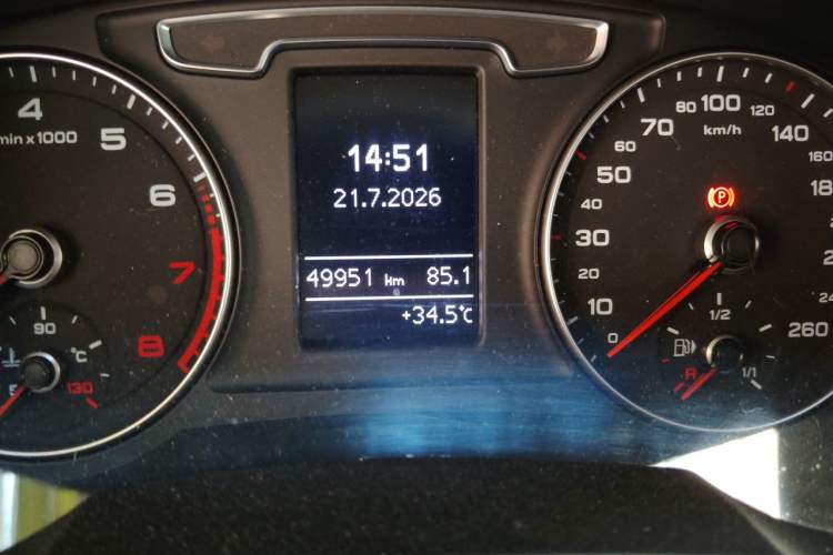 Used Audi Q3 2018 30 TFSI Fashion Edition Collector's Version Odometer Close Up