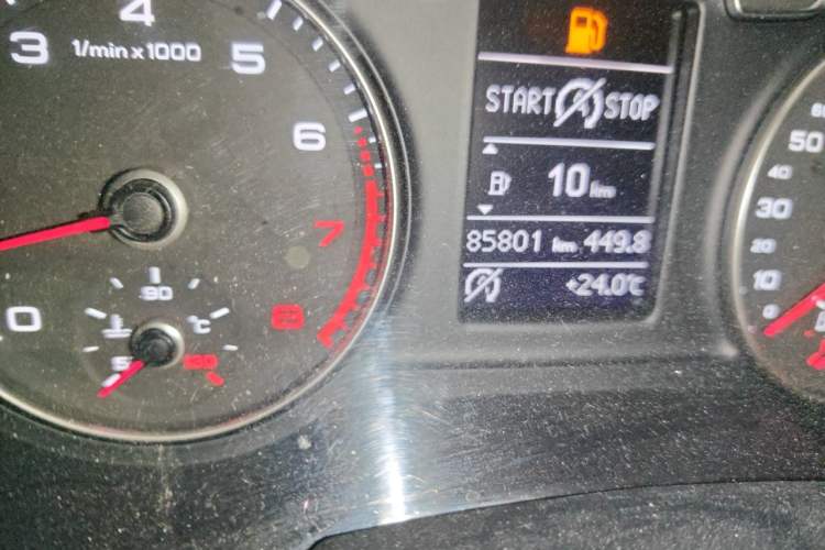 Used Audi Q3 2018 30th Anniversary Edition 30 TFSI Fashion Model Odometer Close Up