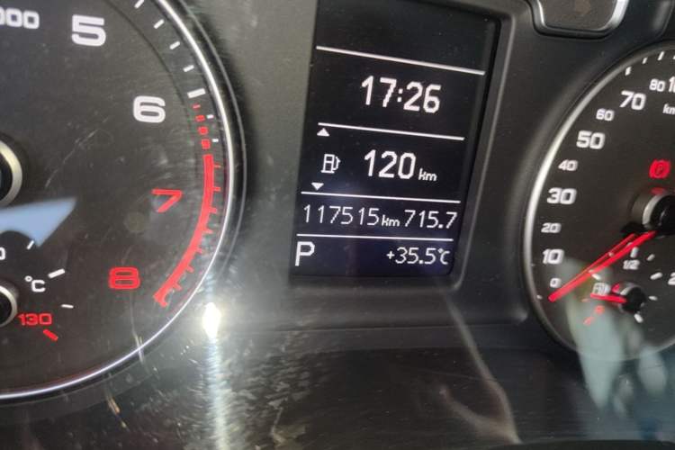 Used Audi Q3 2018 30th Anniversary Edition 30 TFSI Fashion Model Odometer Close Up