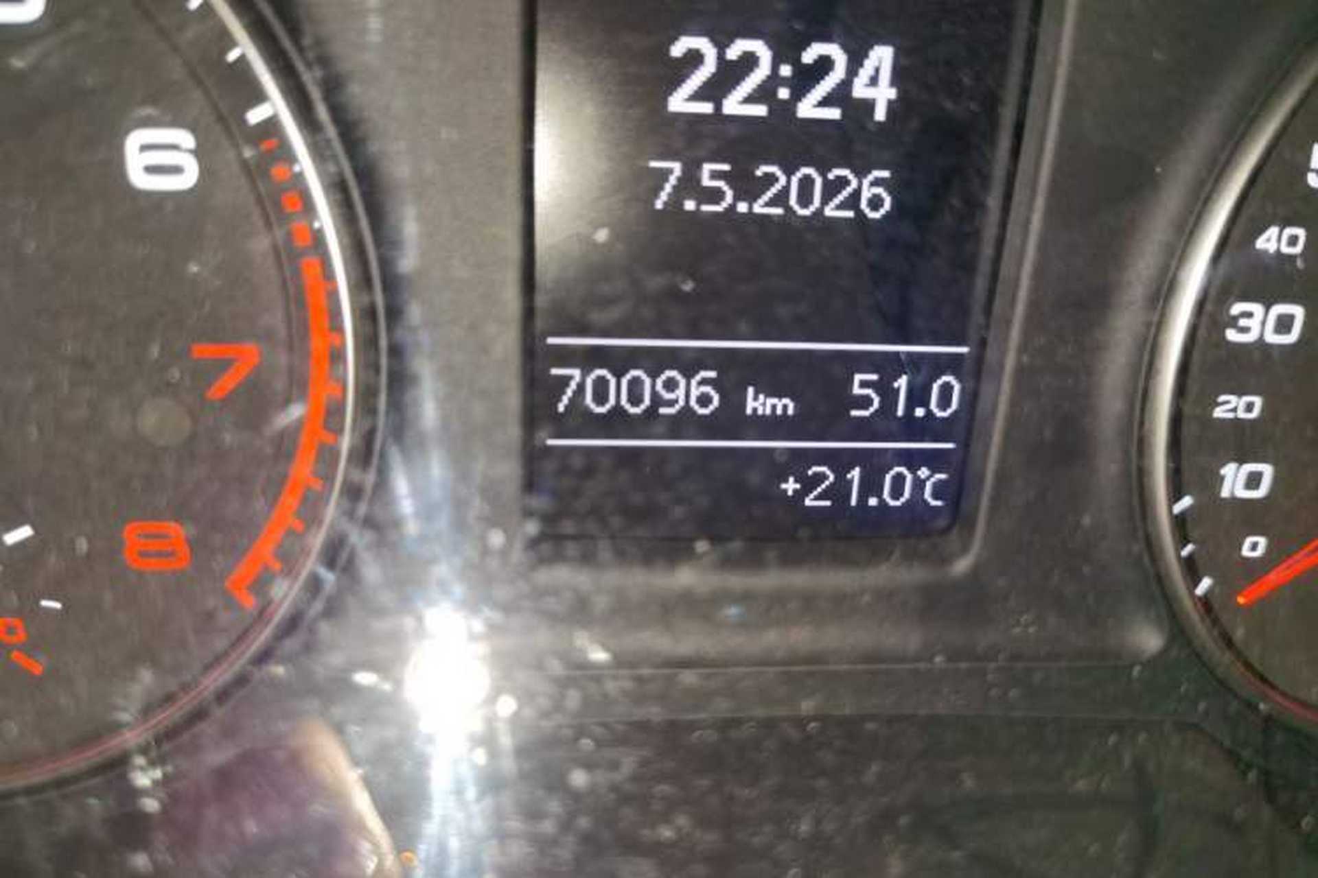 Used Audi Q3 2018 30th Anniversary Edition 30 TFSI Fashion Model Odometer Close Up