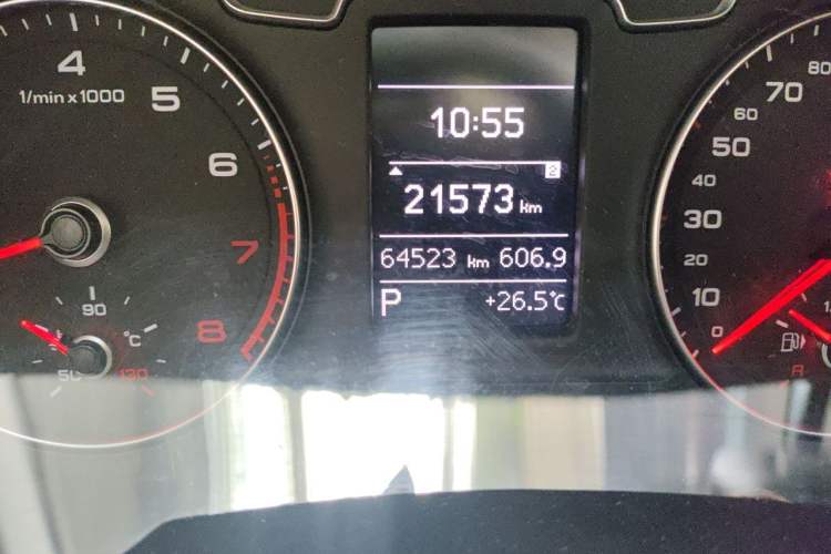 Used Audi Q3 2018 30 TFSI Fashion Edition Collector's Version Odometer Close Up