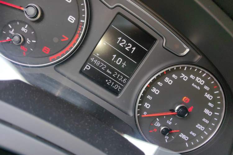 Used Audi Q3 2018 30 TFSI Fashion Edition Collector's Version Odometer Close Up