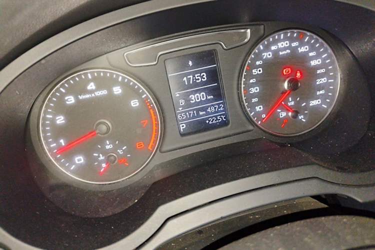 Used Audi Q3 2018 30th Anniversary Edition 30 TFSI Fashion Model Odometer Close Up