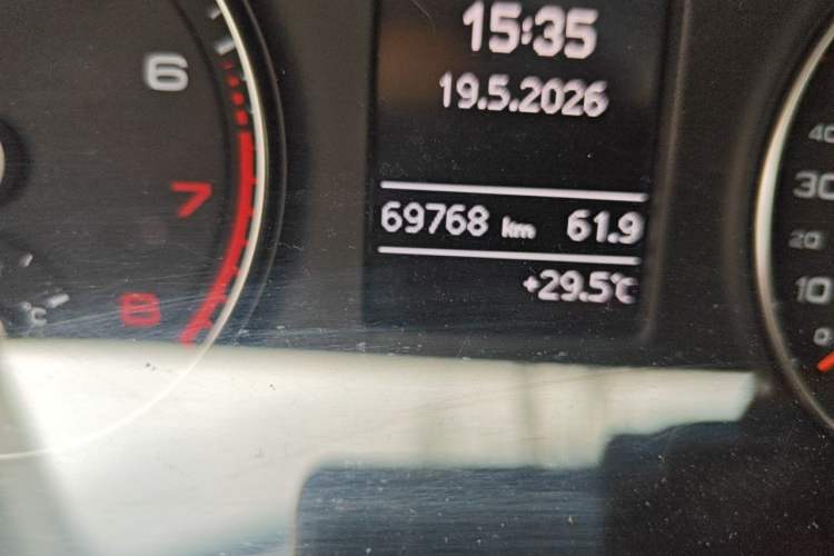 Used Audi Q3 2018 30th Anniversary Edition 30 TFSI Fashion Model Odometer Close Up