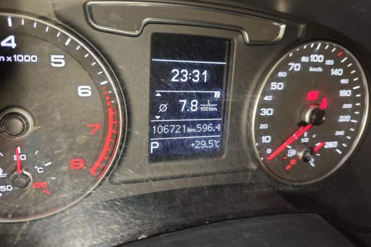 Used Audi Q3 2018 30th Anniversary Edition 30 TFSI Fashion Model Odometer Close Up