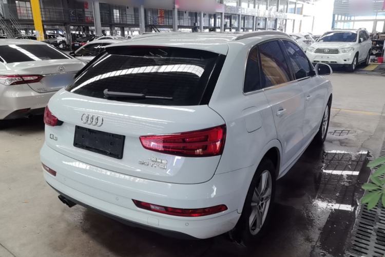 Used Audi Q3 2018 30th Anniversary Edition 30 TFSI Fashion Model Rear Right 45 Deg