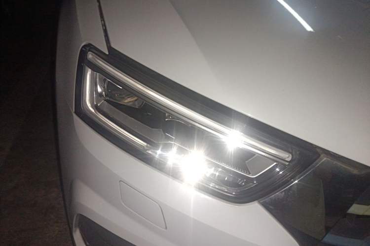Used Audi Q3 2018 30th Anniversary Edition 35 TFSI Fashion Model Right Front Headlight
