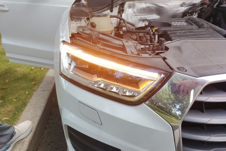 Used Audi Q3 2018 30th Anniversary Edition 30 TFSI Fashion Model Right Front Headlight
