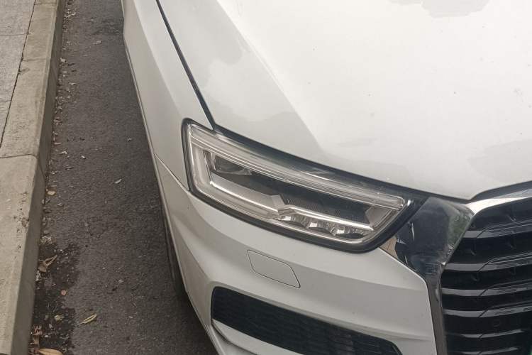 Used Audi Q3 2018 30th Anniversary Edition 35 TFSI Sport Model Right Front Headlight