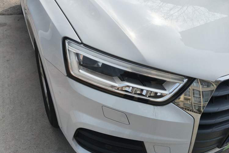 Used Audi Q3 2018 30th Anniversary Edition 30 TFSI Fashion Model Right Front Headlight
