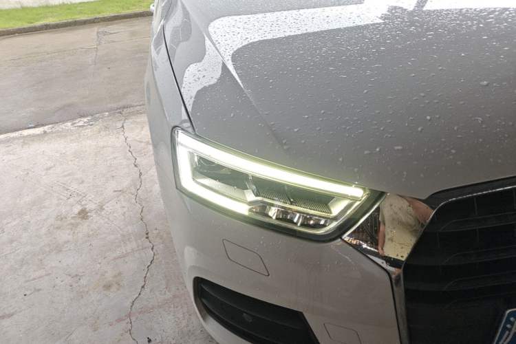 Used Audi Q3 2018 30th Anniversary Edition 30 TFSI Fashion Model Right Front Headlight