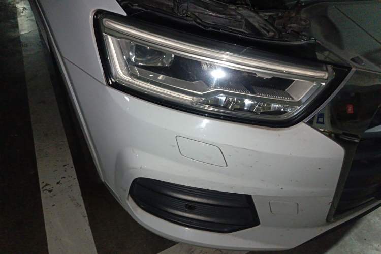 Used Audi Q3 2018 30th Anniversary Edition 30 TFSI Fashion Model Right Front Headlight