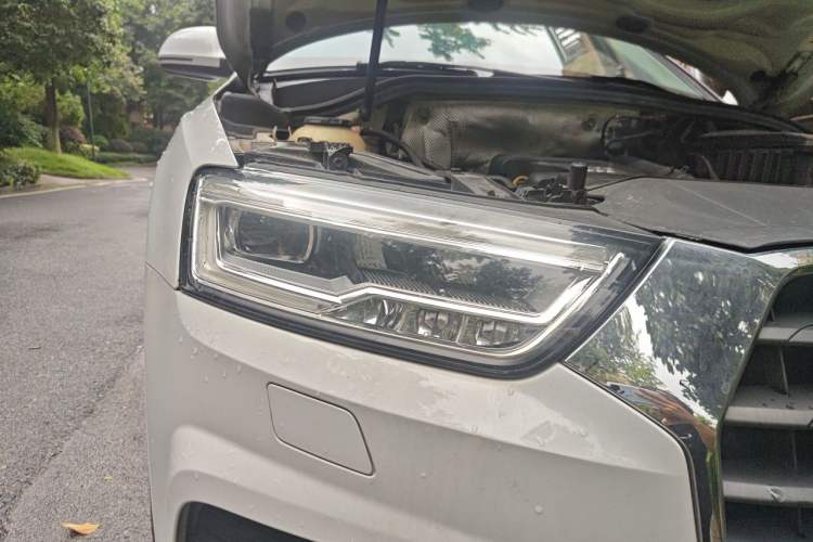 Used Audi Q3 2018 30th Anniversary Edition 30 TFSI Fashion Model Right Front Headlight