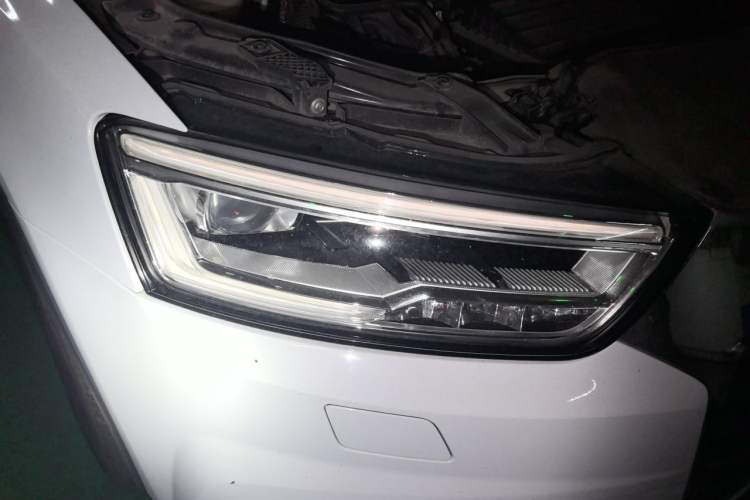 Used Audi Q3 2018 30th Anniversary Edition 30 TFSI Style Model Right Front Headlight