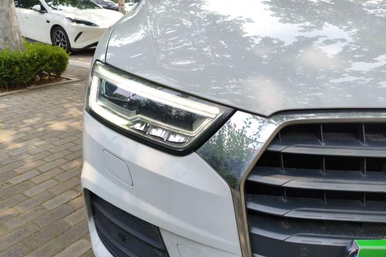 Used Audi Q3 2018 30th Anniversary Edition 35 TFSI Fashion Model Right Front Headlight