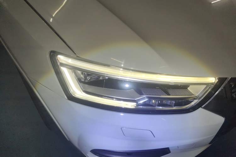 Used Audi Q3 2018 30th Anniversary Edition 35 TFSI Fashion Model Right Front Headlight