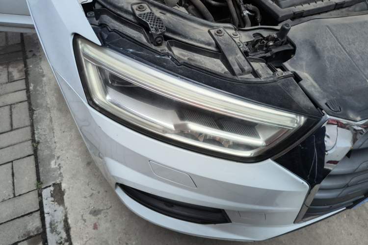 Used Audi Q3 2018 30th Anniversary Edition 30 TFSI Fashion Model Right Front Headlight