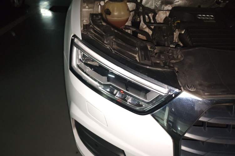 Used Audi Q3 2018 30th Anniversary Edition 30 TFSI Fashion Model Right Front Headlight