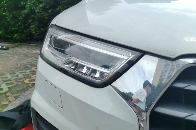 Used Audi Q3 2018 30th Anniversary Edition 30 TFSI Fashion Model Right Front Headlight
