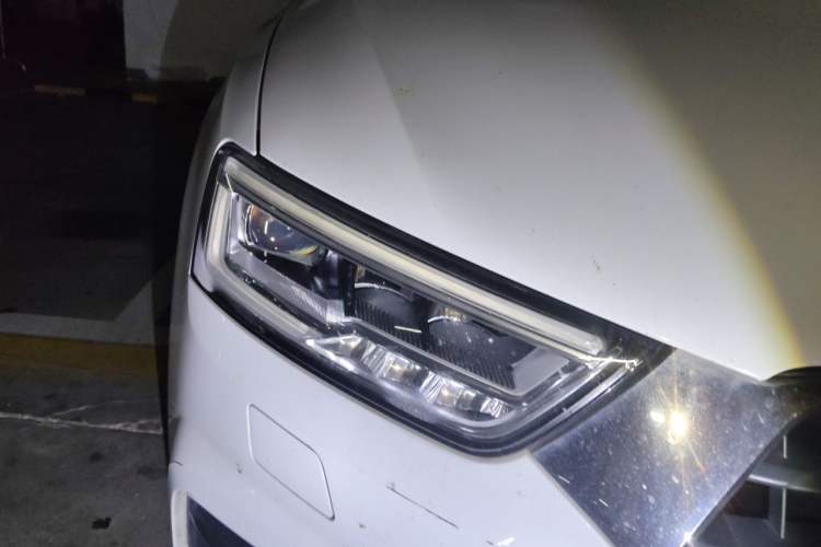 Used Audi Q3 2018 30th Anniversary Edition 30 TFSI Fashion Model Right Front Headlight