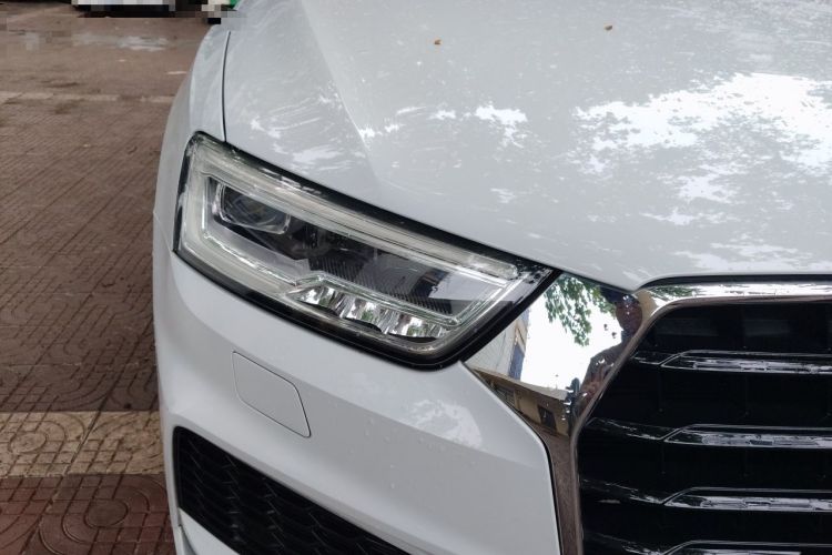 Used Audi Q3 2018 30th Anniversary Edition 35 TFSI Sport Model Right Front Headlight