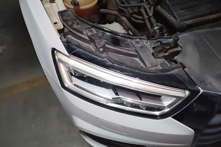 Used Audi Q3 2018 30th Anniversary Edition 30 TFSI Fashion Model Right Front Headlight