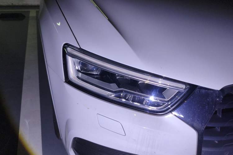 Used Audi Q3 2018 30th Anniversary Edition 35 TFSI Fashion Model Right Front Headlight