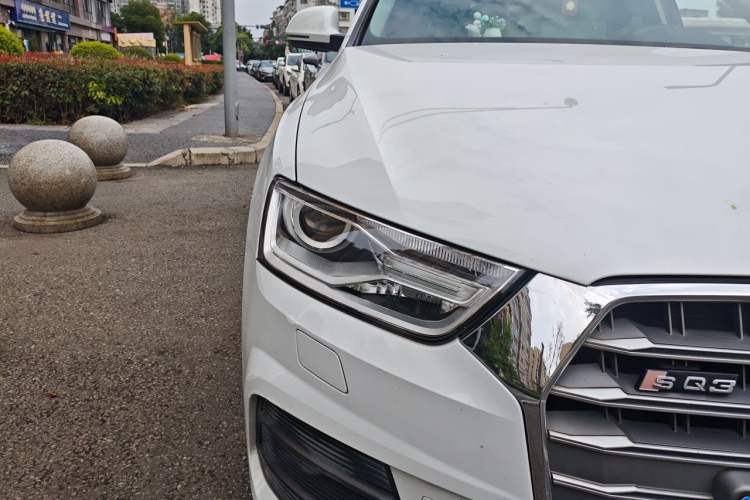 Used Audi Q3 2018 30th Anniversary Edition 30 TFSI Standard Model Right Front Headlight