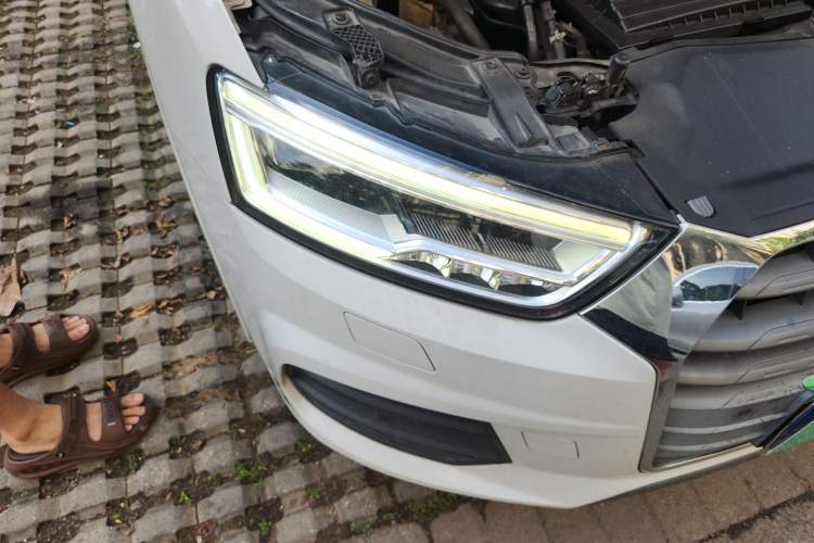 Used Audi Q3 2018 30th Anniversary Edition 30 TFSI Fashion Model Right Front Headlight