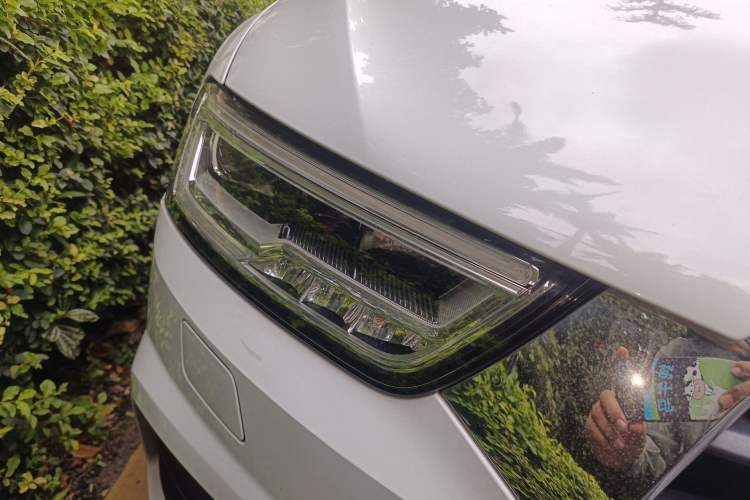 Used Audi Q3 2018 30th Anniversary Edition 30 TFSI Style Model Right Front Headlight