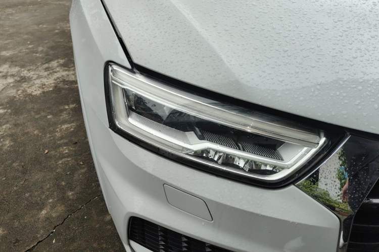 Used Audi Q3 2018 30th Anniversary Edition 35 TFSI Sport Model Right Front Headlight
