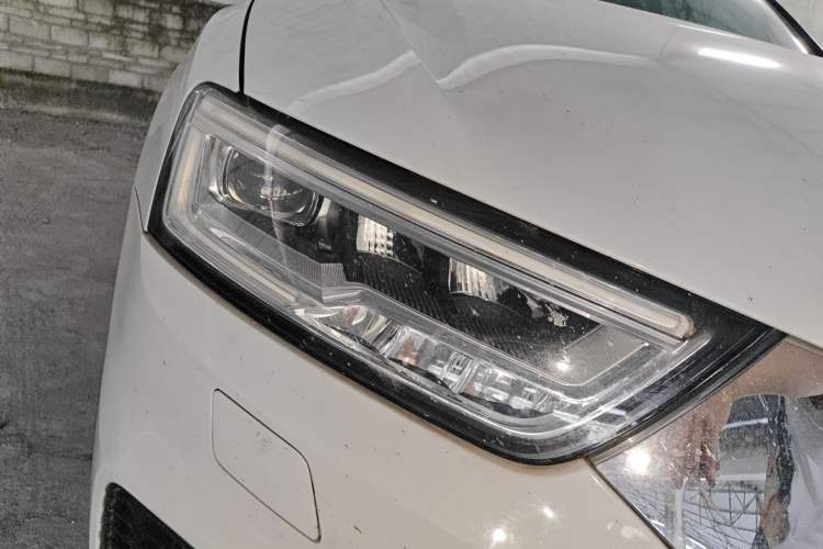 Used Audi Q3 2018 30th Anniversary Edition 35 TFSI Sport Model Right Front Headlight