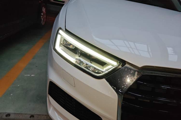 Used Audi Q3 2018 30 TFSI Fashion Edition Collector's Model Right Front Headlight