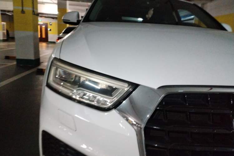 Used Audi Q3 2018 30th Anniversary Edition 35 TFSI Sport Model Right Front Headlight