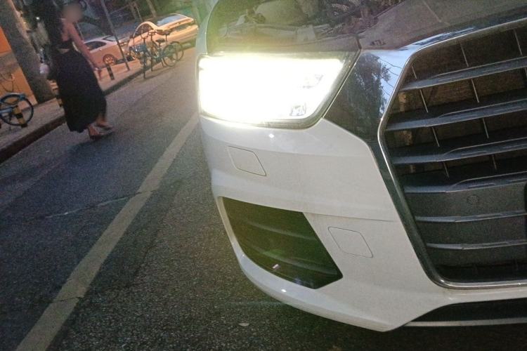 Used Audi Q3 2018 30th Anniversary Edition 30 TFSI Fashion Model Right Front Headlight
