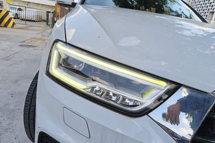 Used Audi Q3 2018 30 TFSI Fashion Edition Collector's Version Right Front Headlight