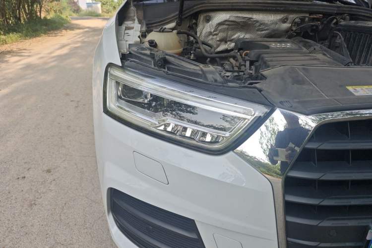 Used Audi Q3 2018 30th Anniversary Edition 30 TFSI Fashion Model Right Front Headlight