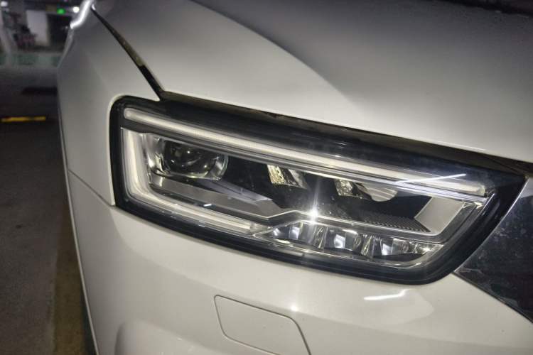 Used Audi Q3 2018 30th Anniversary Edition 35 TFSI Fashion Model Right Front Headlight