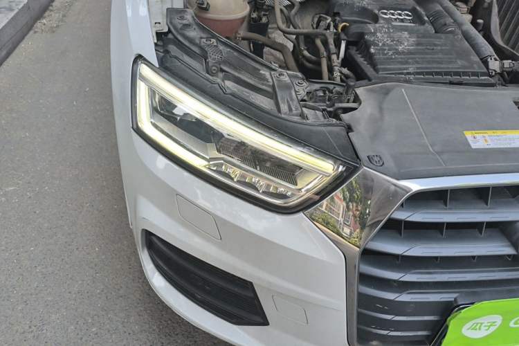 Used Audi Q3 2018 30th Anniversary Edition 30 TFSI Fashion Model Right Front Headlight