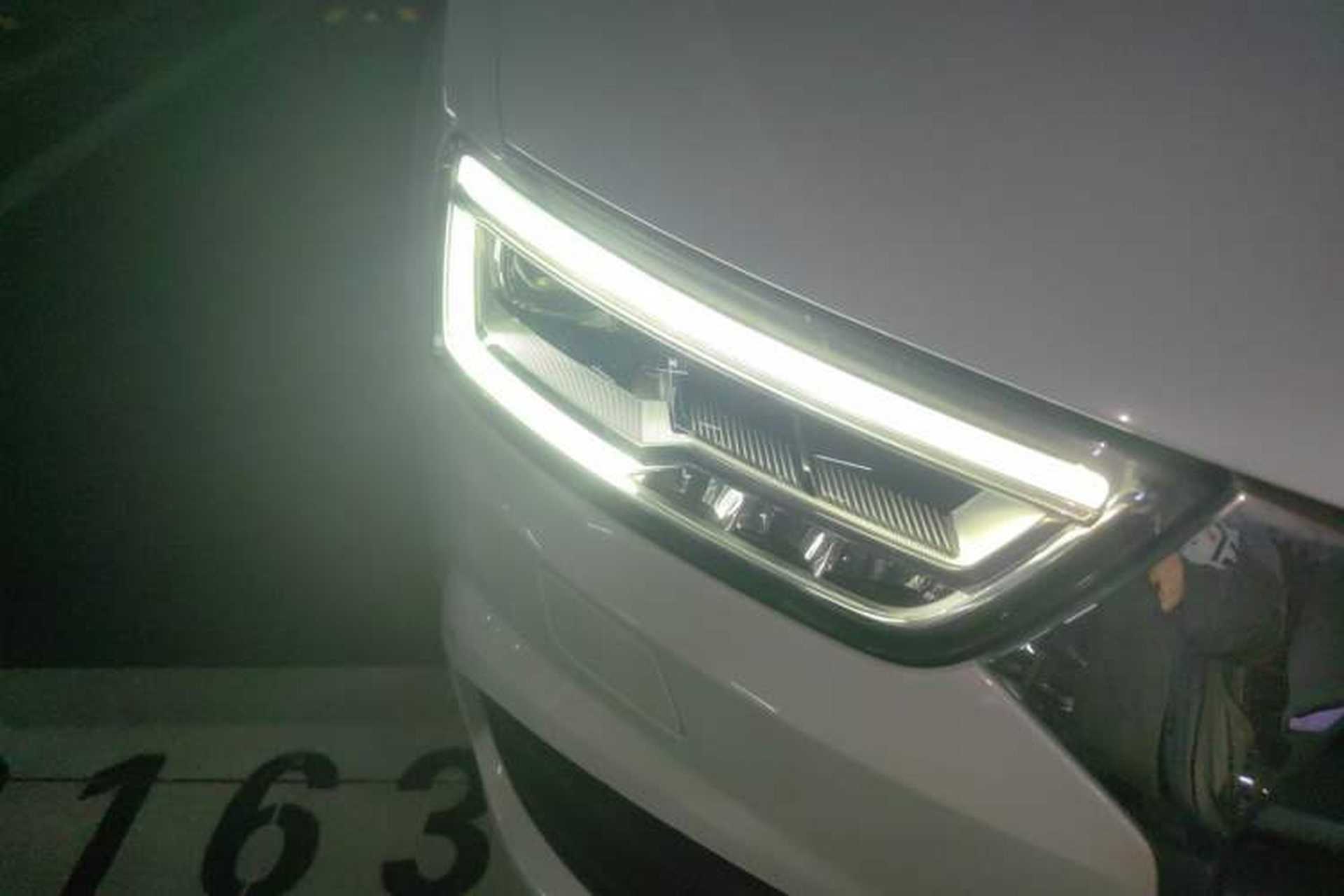 Used Audi Q3 2018 30th Anniversary Edition 30 TFSI Fashion Model Right Front Headlight