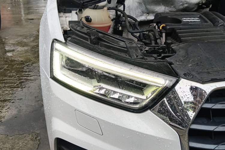 Used Audi Q3 2018 30th Anniversary Edition 30 TFSI Fashion Model Right Front Headlight