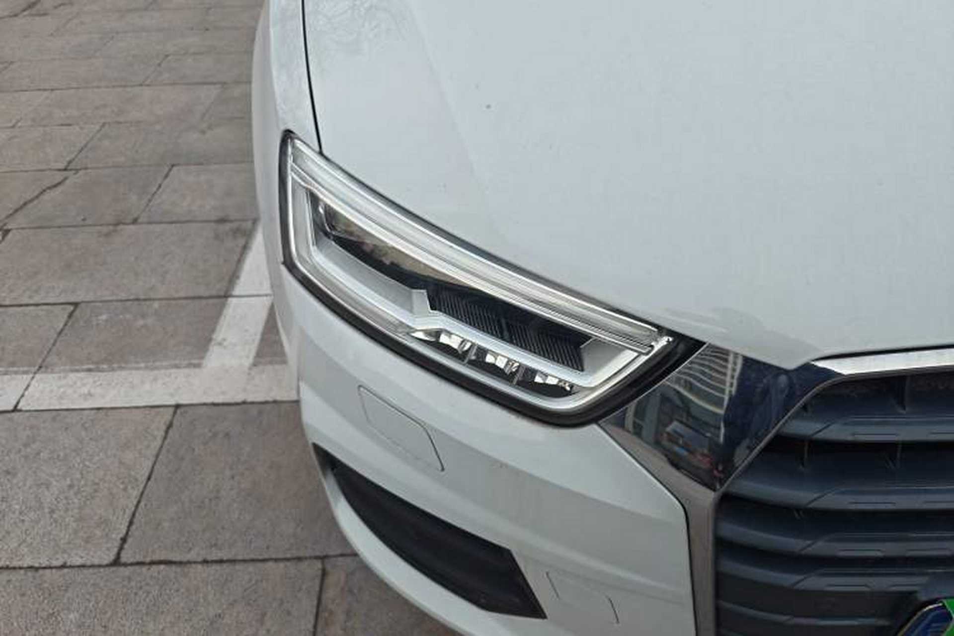 Used Audi Q3 2018 30th Anniversary Edition 35 TFSI Fashion Model Right Front Headlight