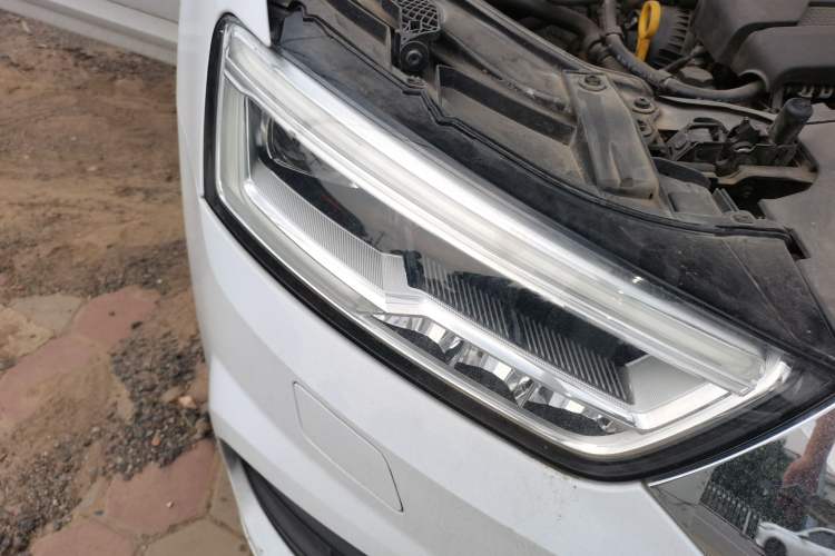 Used Audi Q3 2018 30th Anniversary Edition 35 TFSI Fashion Model Right Front Headlight