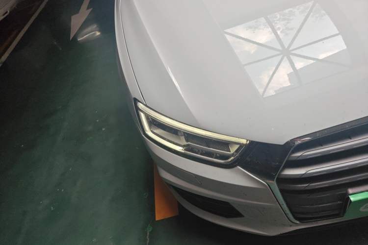 Used Audi Q3 2018 30th Anniversary Edition 30 TFSI Fashion Model Right Front Headlight