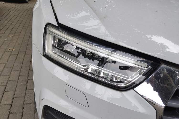 Used Audi Q3 2018 30th Anniversary Edition 30 TFSI Fashion Model Right Front Headlight
