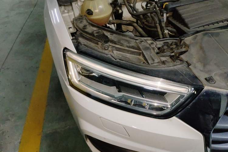 Used Audi Q3 2018 30th Anniversary Edition 30 TFSI Fashion Model Right Front Headlight