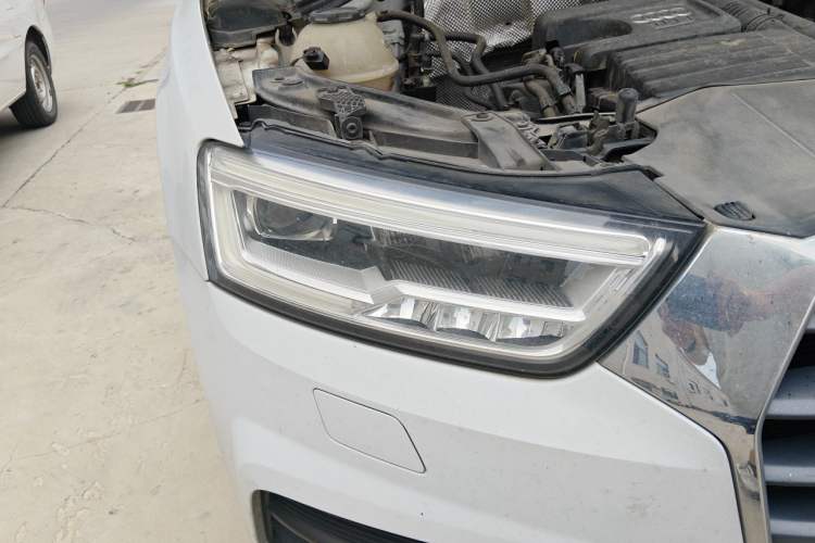 Used Audi Q3 2018 30th Anniversary Edition 30 TFSI Fashion Model Right Front Headlight